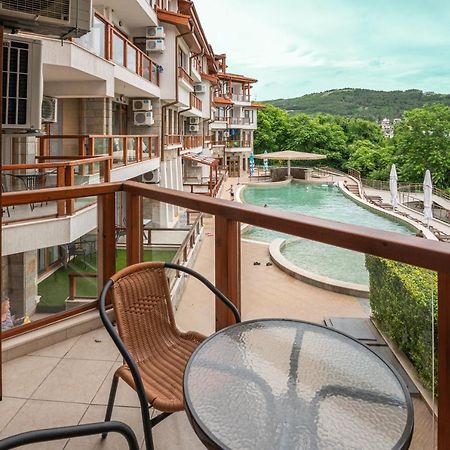 Апартамент За Гости Влади В Комплекс Garden Palace Balchik Exterior photo